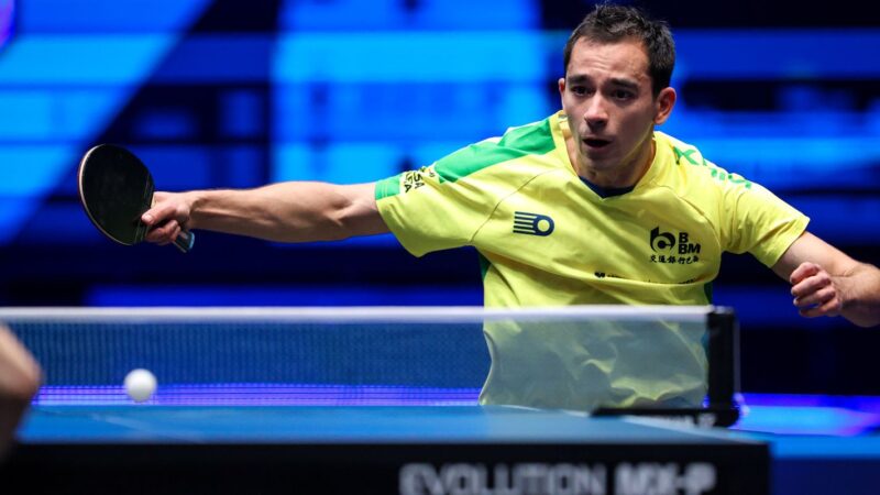 Hugo Calderano Brilha no WTT Singapura Smash com Duas Vitórias