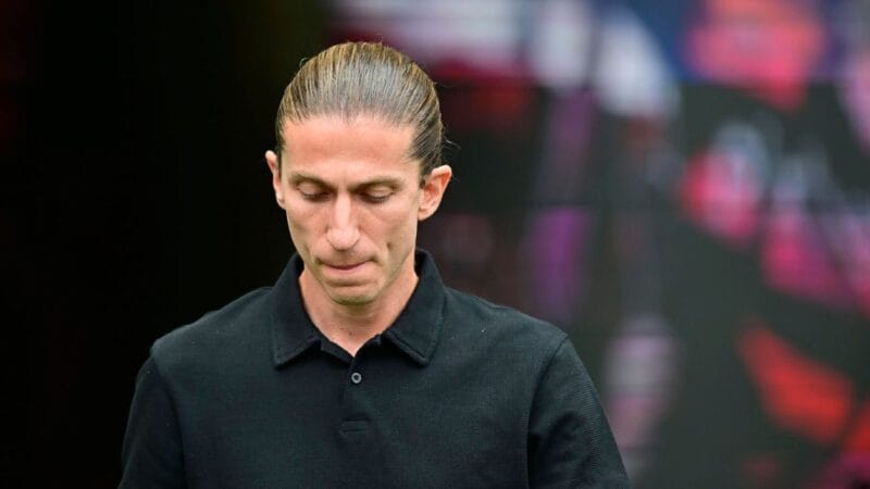 Protestos da Torcida do Flamengo Após Derrota na Recopa