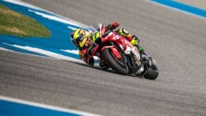 Pedro Acosta conquista vitória após punição de Marc Márquez na Sprint