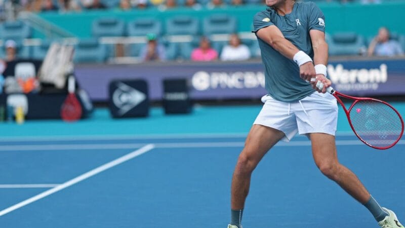 Desafios e Superações: João Fonseca Enfrenta Carlos Alcaraz no Masters 1000 de Miami