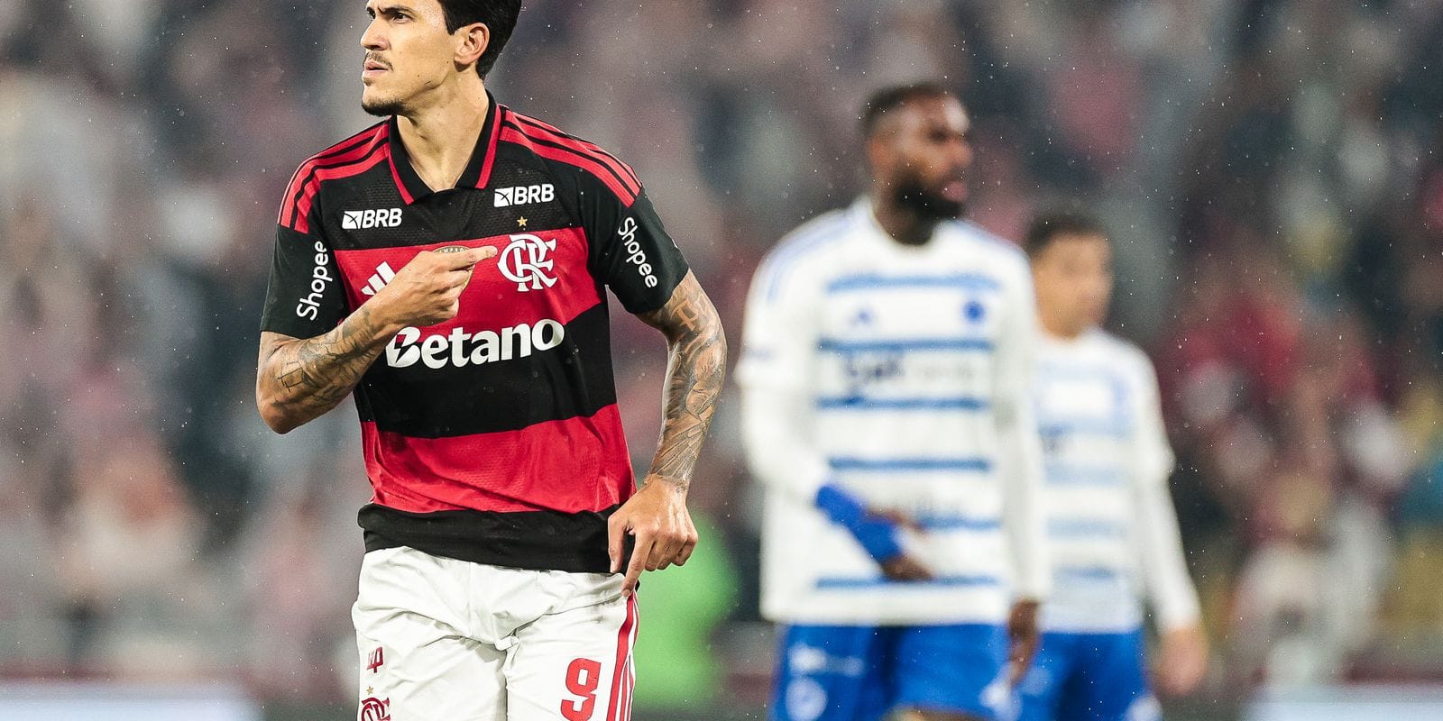 Flamengo Conquista Vitória sobre o Cruzeiro com Gols de Pedro e Carrascal