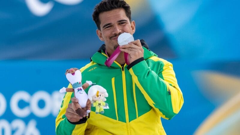 Cristian Ribera conquista medalha de prata histórica na Paralimpíada de Inverno