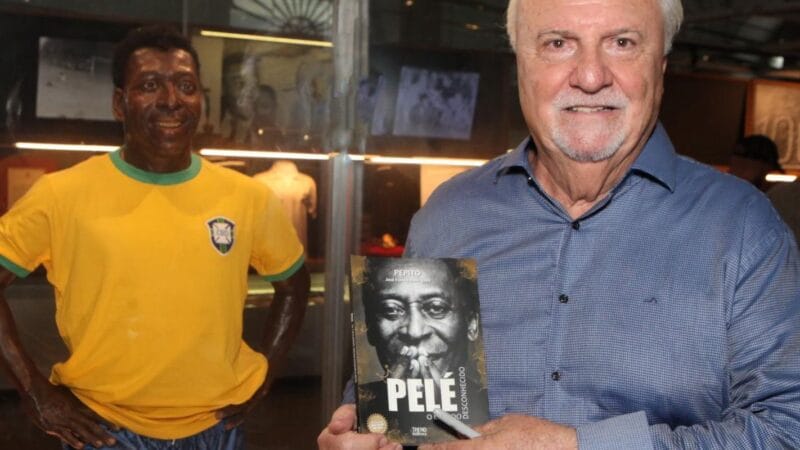 O Legado Desconhecido de Pelé: O Que o Melhor Amigo Revela em Livro