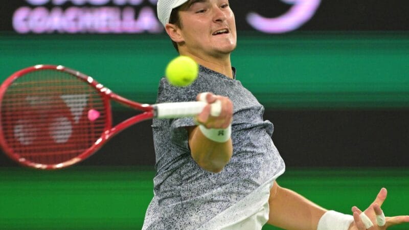 João Fonseca sai fortalecido de Indian Wells após duelo acirrado com Jannik Sinner