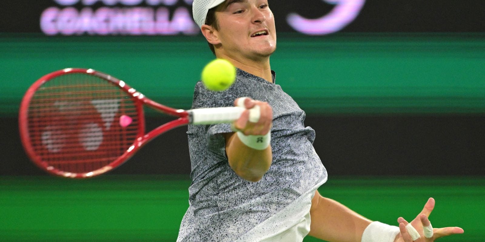 João Fonseca sai fortalecido de Indian Wells após duelo acirrado com Jannik Sinner