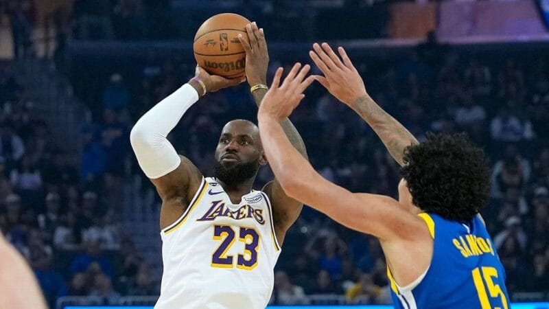 Lakers Dominam Warriors com Performance Impressionante de LeBron e Doncic