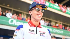 Diogo Moreira marca pontos em sua estreia na MotoGP; Bezzecchi lidera com confiança