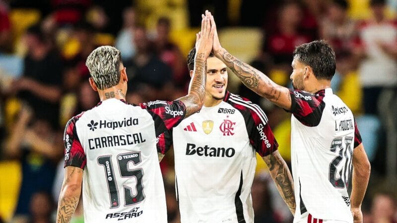 Flamengo Brilha em Campo com Vitória Elástica sobre o Madureira, mas Enfrenta Protestos da Torcida