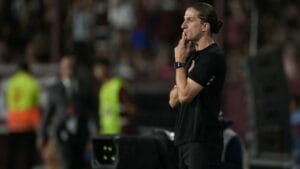 Filipe Luís Responde Críticas à Torcida do Flamengo e Reflete sobre sua Posição no Clube