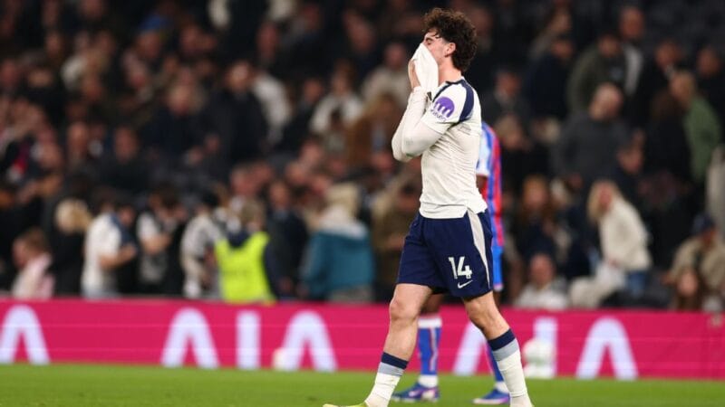 Tottenham Sofre Virada Rápida e Aumenta a Crise na Premier League