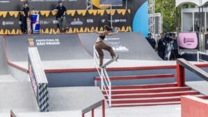Rayssa Leal Enfrenta Queda Impactante e Perde Oportunidade de Pódio no Mundial de Skate em São Paulo