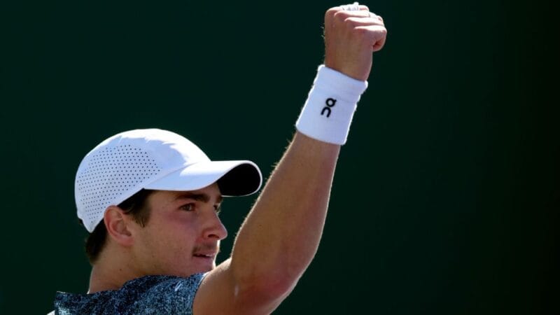 João Fonseca brilha e se prepara para duelo contra Jannik Sinner em Indian Wells