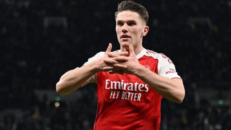 Arsenal Conquista Vitória nos Instantes Finais e Se Aproxima do Título da Premier League