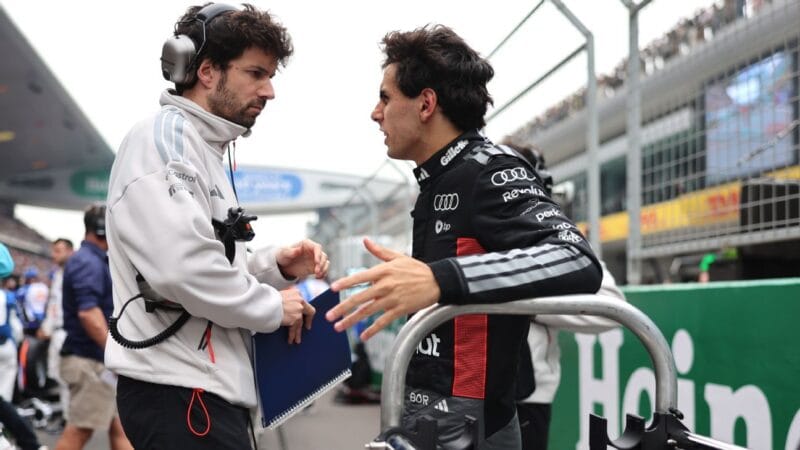 Bortoleto Enfrenta Problemas Técnicos e Abandona GP da China Antes da Largada