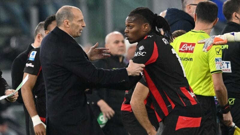 Rafael Leão Expressa Descontentamento com Substituição no Milan