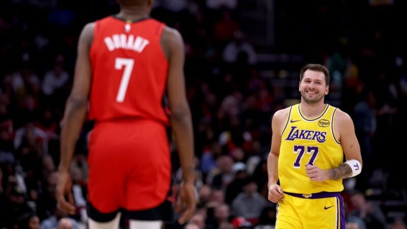 Lakers Dominam Kevin Durant e Garantem Vitória Sobre os Rockets na Conferência Oeste