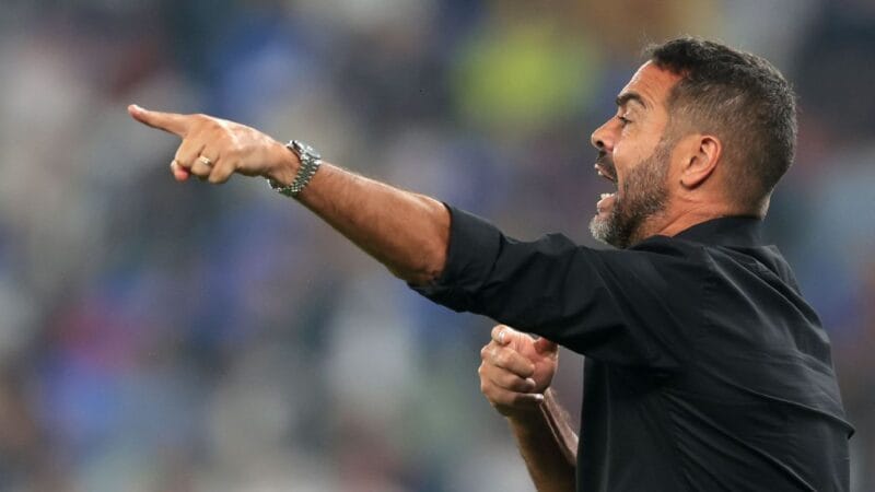 Cruzeiro Avança em Negociações e Reduz Multa de Artur Jorge