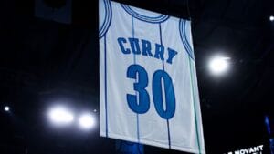 Charlotte Hornets Celebra Legado de Dell Curry com Aposentadoria da Camisa 30