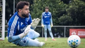 Matheus Cunha Enfatiza a Importância de Focar no Presente no Cruzeiro