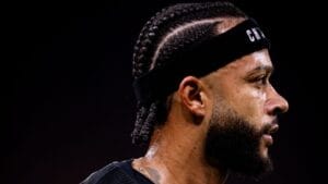 Memphis Depay Pode Enfrentar Sanções por Uso de Celular no Banco de Reservas