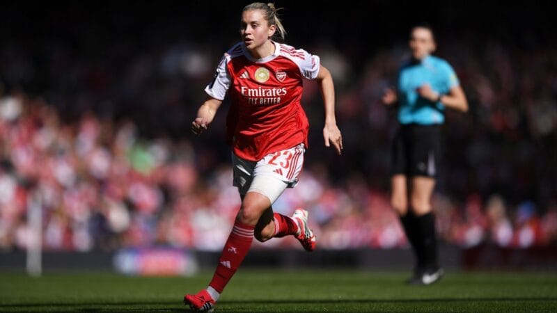 A Ascensão da Atacante: De Dispensa no Chelsea a Estrela no Arsenal