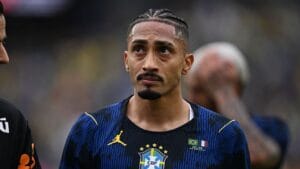 Raphinha em Suspenso: CBF Avalia Situação do Atacante