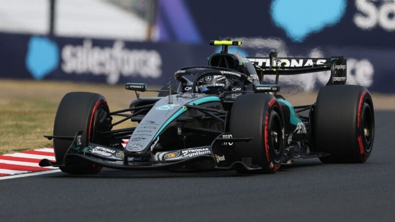 Kimi Antonelli conquista pole position histórica no Japão; Bortoleto inicia em 9° lugar