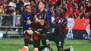 Athletico-PR Domina o Botafogo e Consolida Vice-Liderança no Brasileirão