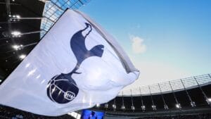Tottenham em Busca de Novo Treinador com Urgência Antes da Copa do Mundo