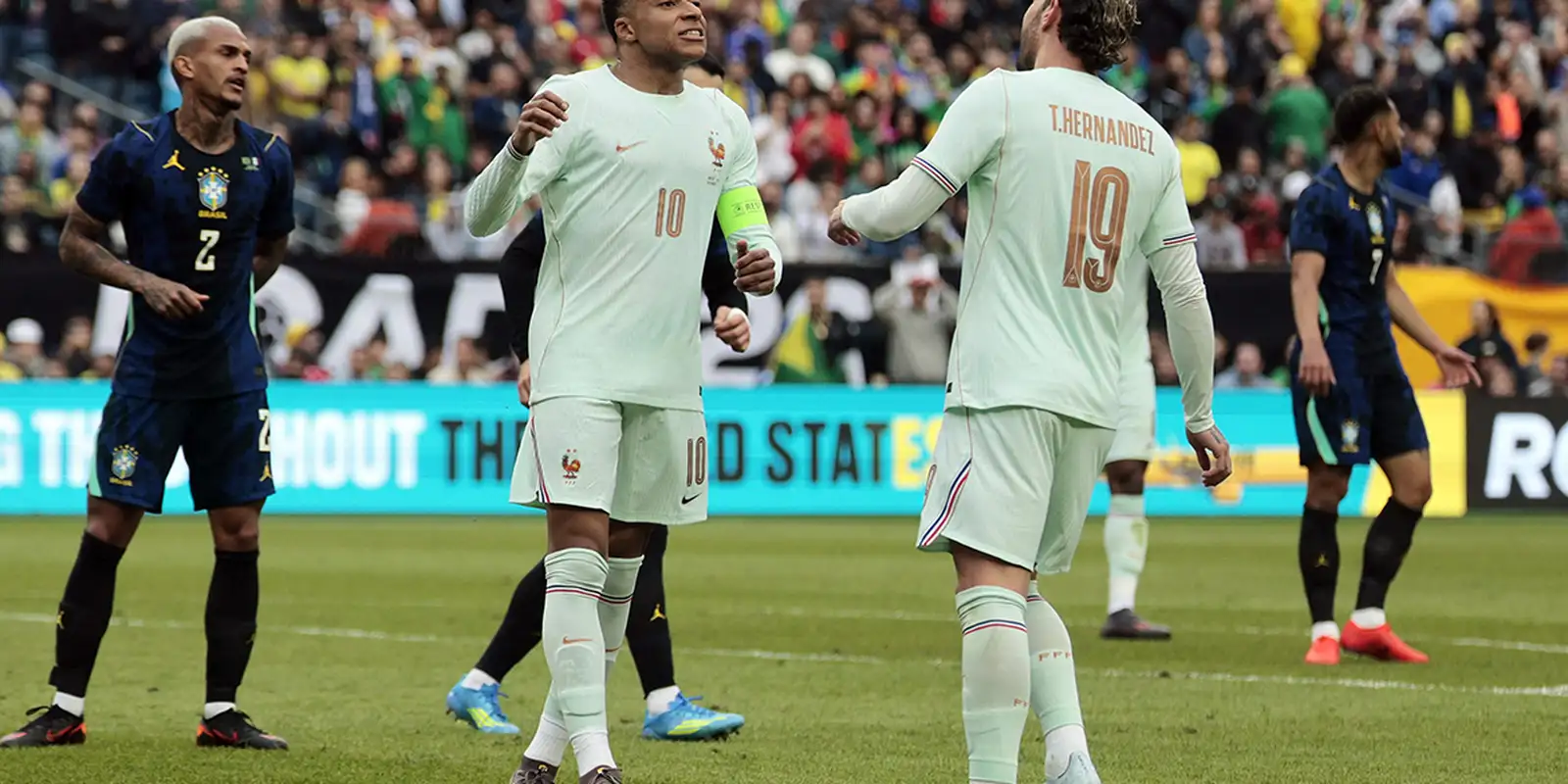 França Lidera Ranking da FIFA; Brasil Desce para a Sexta Posição