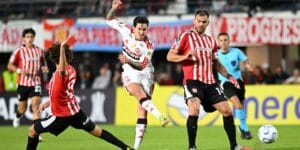 Flamengo Empata com Estudiantes e Mantém Liderança na Libertadores