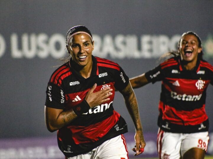 Flamengo Vence Vitória e se Aproxima das Líderes no Campeonato Brasileiro Feminino
