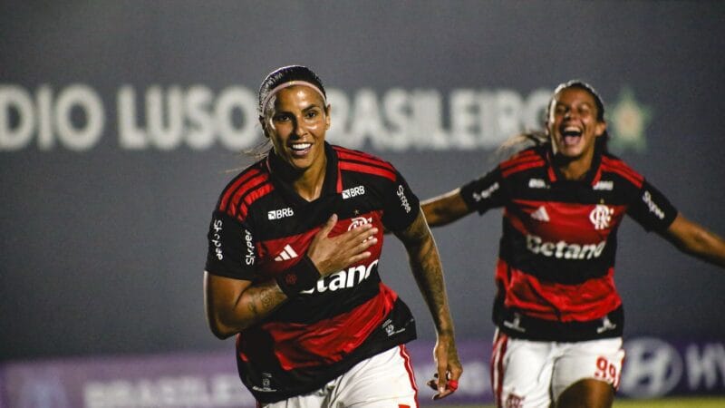 Flamengo Vence Vitória e se Aproxima das Líderes no Campeonato Brasileiro Feminino