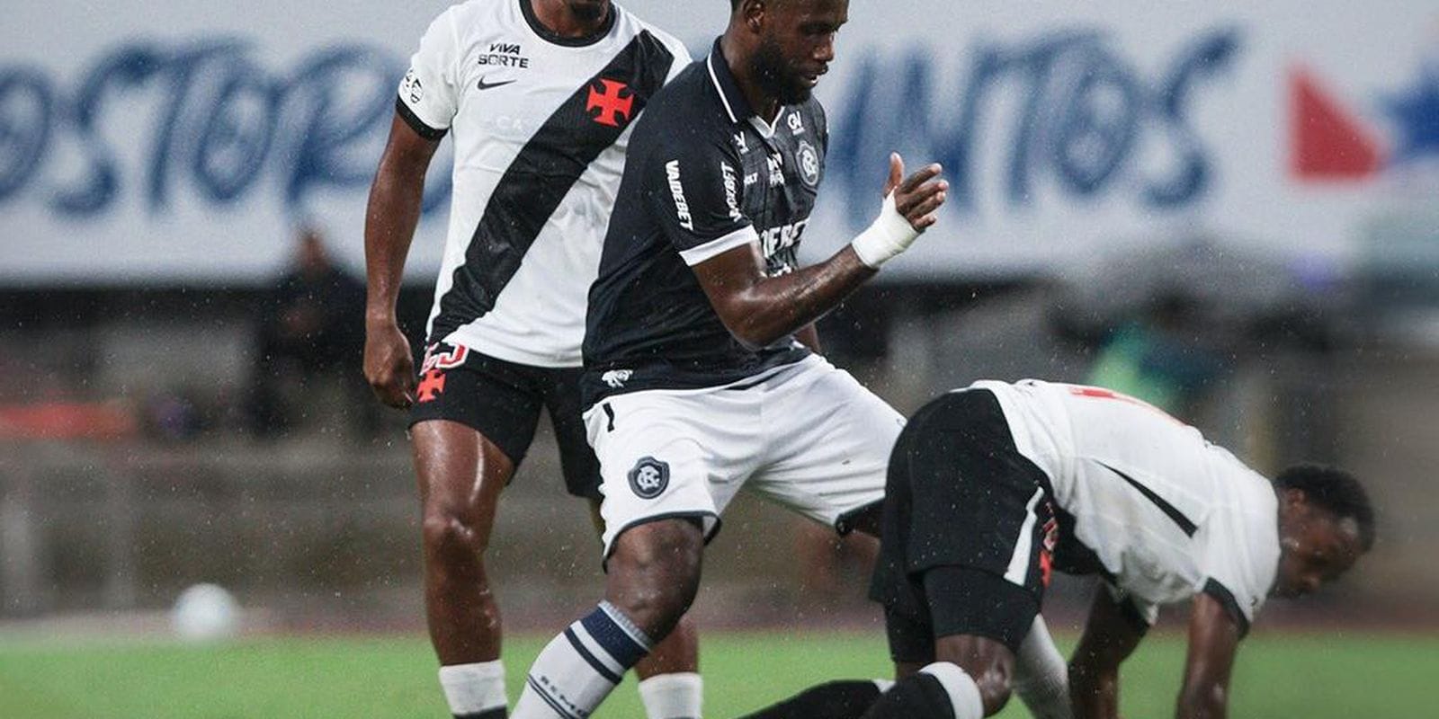 Empate entre Remo e Vasco abre a 11ª rodada do Campeonato Brasileiro