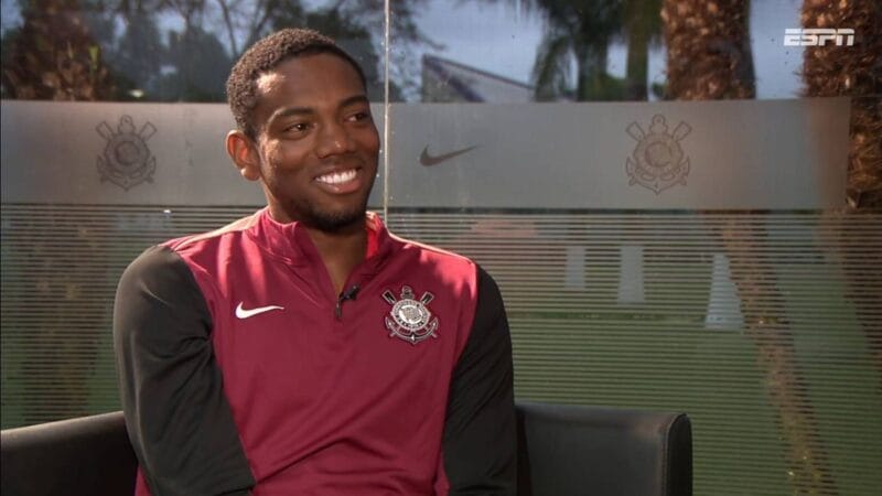 André Fala Sobre Proposta do Milan e Foco no Corinthians