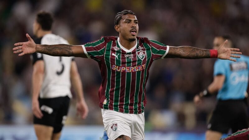 Fluminense Domina o Corinthians e Se Aproxima da Liderança do Brasileirão