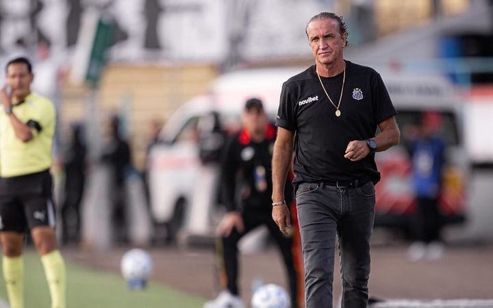 Cuca Expressa Descontentamento Após Derrota do Santos na Sul-Americana