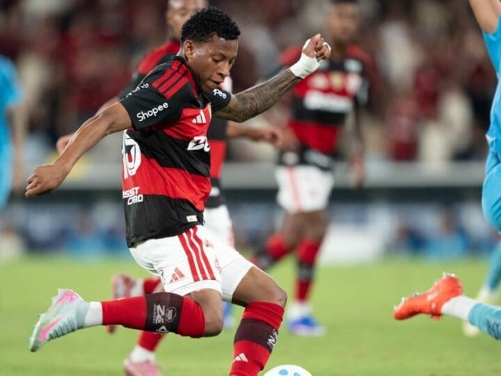 Controvérsia em Campo: Simon Defende a Expulsão de Plata Após Pisão