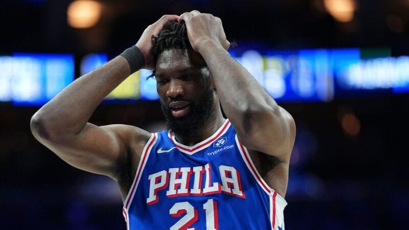 Joel Embiid Enfrenta Desafio com Cirurgia de Apendicite e Deixa os Sixers em Dificuldade