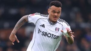 Rodrigo Muniz comenta desafios enfrentados contra zagueiros da Premier League