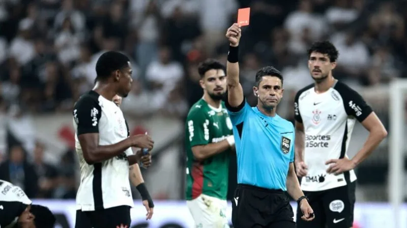 Polêmicas do Dérbi: Expulsão de André e o Gesto de Flaco Avaliados por Ruel