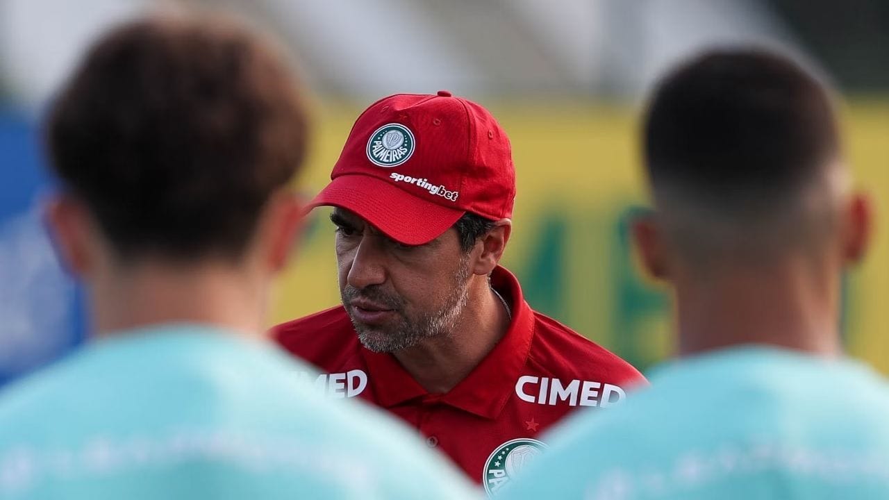 STJD Alivia Suspensão de Abel Ferreira, Mas Treinador Continua Fora do Jogo