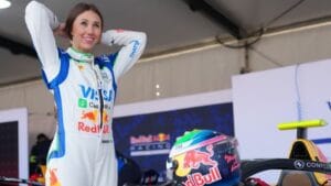 Rafaela Ferreira Reflete Sobre os Desafios do Preconceito no Automobilismo