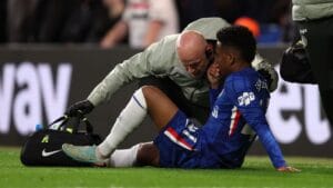 Estêvão sofre lesão precoce e gera preocupação no Chelsea e na Seleção