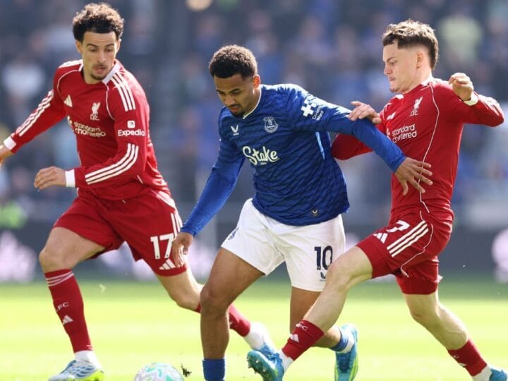 Liverpool Conquista Vitória Dramática sobre o Everton em Clássico da Premier League