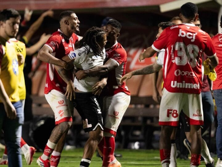 Ex-presidente do Vila Nova é preso e liberado com restrições após acusação de injúria racial