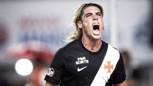 Vasco triunfa sobre o Paysandu em Belém com dois gols de Spinelli na Copa do Brasil