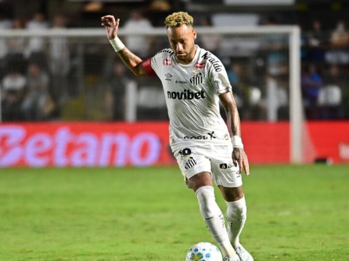 Santos e Coritiba empatam em estreia na Copa do Brasil com destaque para Neymar