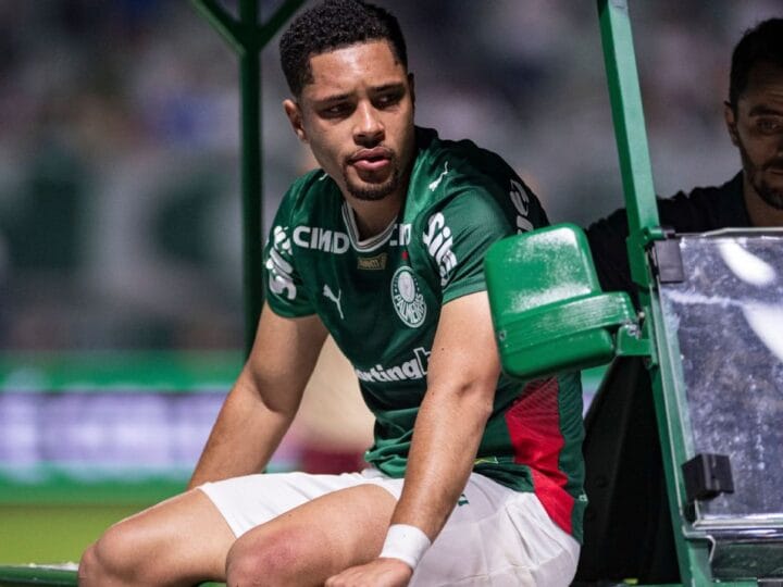 Vitor Roque Reflete Sobre Recuperação Após Lesão: ‘Um Dia de Cada Vez’