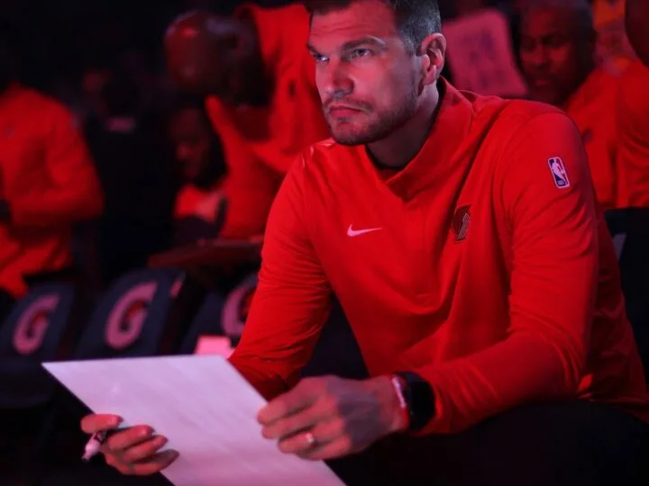 Tiago Splitter Faz História como Primeiro Técnico Brasileiro nas Finais da NBA